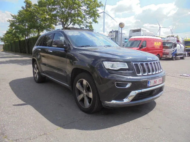 Jeep Grand Cherokee 4X4 SUMMIT EDITION 3.0 LTR V6 - Внедорожник: фото 3 Jeep Grand Cherokee 4X4 SUMMIT EDITION 3.0 LTR V6 - Внедорожник: фото 3