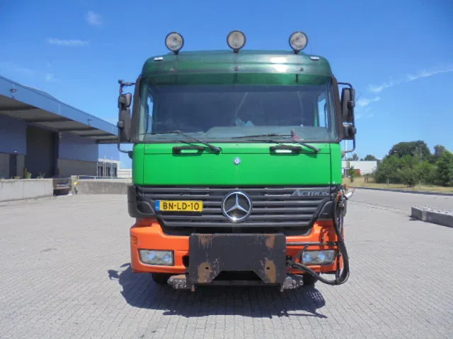 Mercedes-Benz Actros 1831 1831 Bitumensprayer - Грузовик-цистерна: фото 2 Mercedes-Benz Actros 1831 1831 Bitumensprayer - Грузовик-цистерна: фото 2
