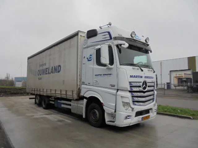 Mercedes-Benz Actros 2542 6X2 - Тентованный грузовик: фото 3 Mercedes-Benz Actros 2542 6X2 - Тентованный грузовик: фото 3