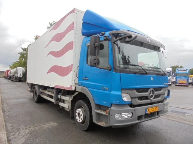 Mercedes-Benz Atego 1218 - Грузовик с закрытым кузовом: фото 3 Mercedes-Benz Atego 1218 - Грузовик с закрытым кузовом: фото 3