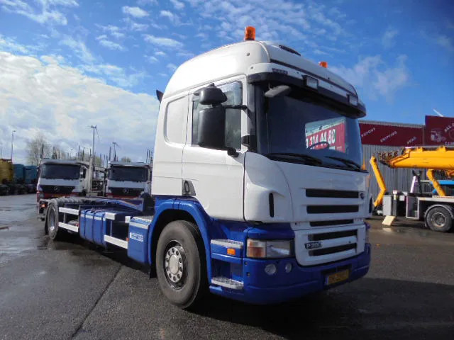 Scania P280 B 4X2 - Грузовик-контейнеровоз/ Сменный кузов: фото 2 Scania P280 B 4X2 - Грузовик-контейнеровоз/ Сменный кузов: фото 2