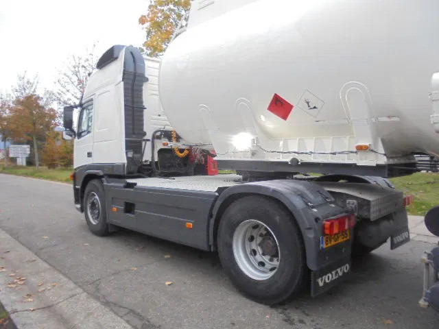 Volvo FM 400 GLOBETROTTER ADR NL TRUCK +TANK TRAILER - Тягач: фото 4 Volvo FM 400 GLOBETROTTER ADR NL TRUCK +TANK TRAILER - Тягач: фото 4