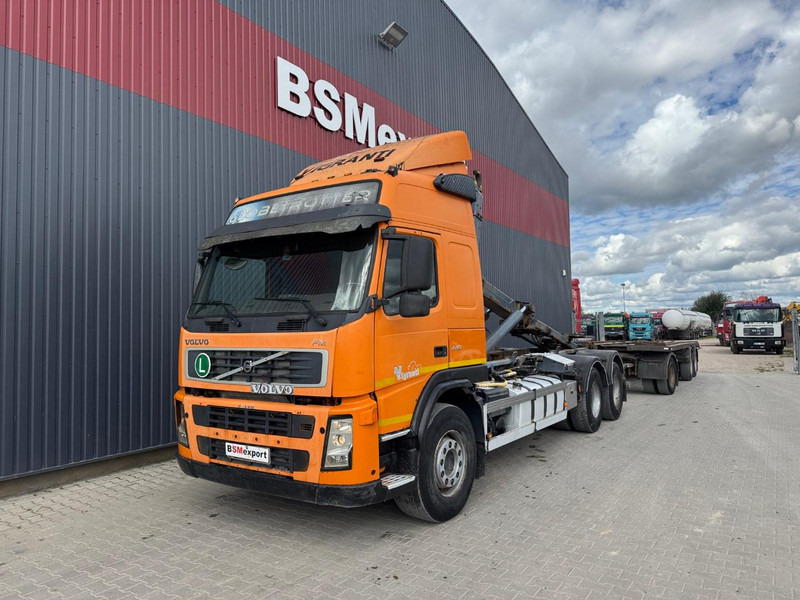 Volvo FM 440, 6x4, spring/spring, manual gearbox - Грузовик-контейнеровоз/ Сменный кузов: фото 1 Volvo FM 440, 6x4, spring/spring, manual gearbox - Грузовик-контейнеровоз/ Сменный кузов: фото 1