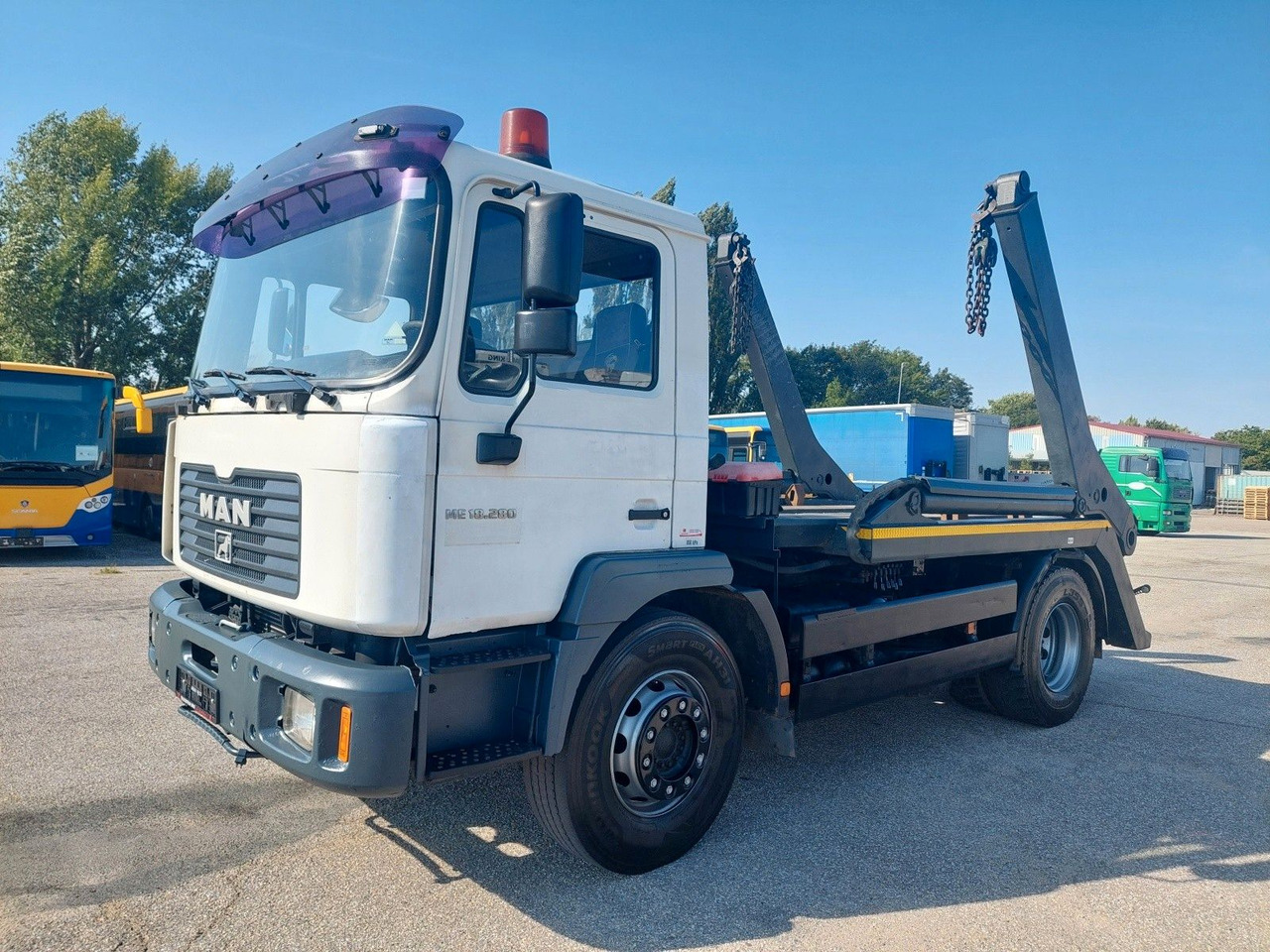 MAN ME 18.280 BB 4x2 - Тентованный грузовик: фото 1 MAN ME 18.280 BB 4x2 - Тентованный грузовик: фото 1