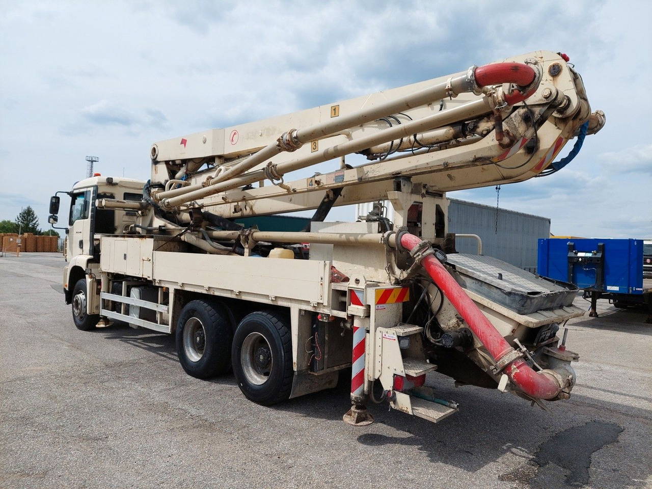 MAN TGA 33.400 6x4 BB JMBH 33 - Автобетононасос: фото 3 MAN TGA 33.400 6x4 BB JMBH 33 - Автобетононасос: фото 3