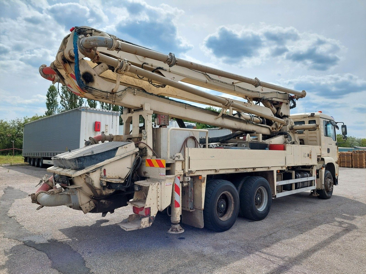 MAN TGA 33.400 6x4 BB JMBH 33 - Автобетононасос: фото 4 MAN TGA 33.400 6x4 BB JMBH 33 - Автобетононасос: фото 4