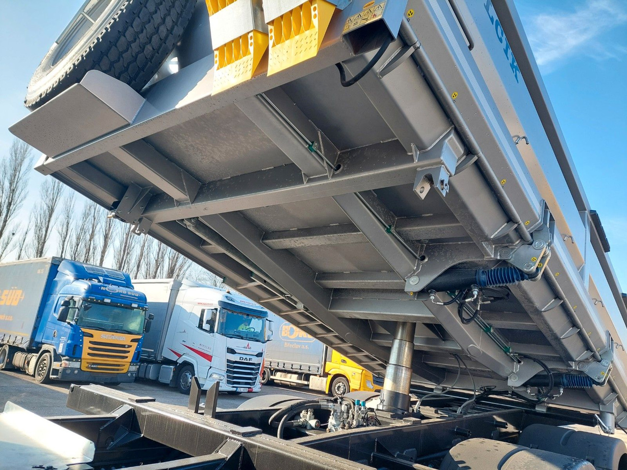 MAN TGS 35.520 6X6 BB CH - Самосвал: фото 5 MAN TGS 35.520 6X6 BB CH - Самосвал: фото 5