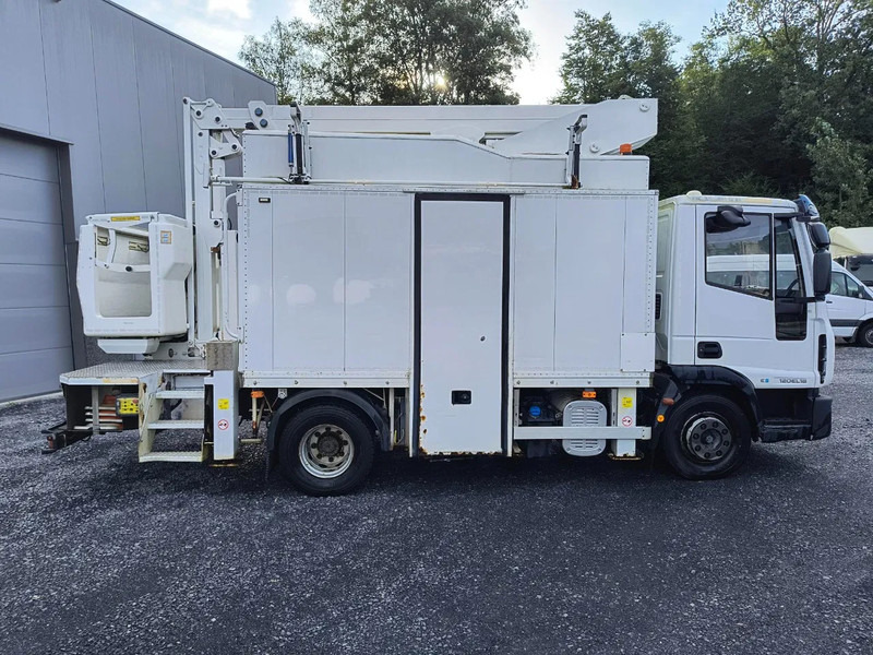 Iveco EuroCargo 120 E18 + COMET 151TAL (15 m) - Грузовик: фото 3 Iveco EuroCargo 120 E18 + COMET 151TAL (15 m) - Грузовик: фото 3
