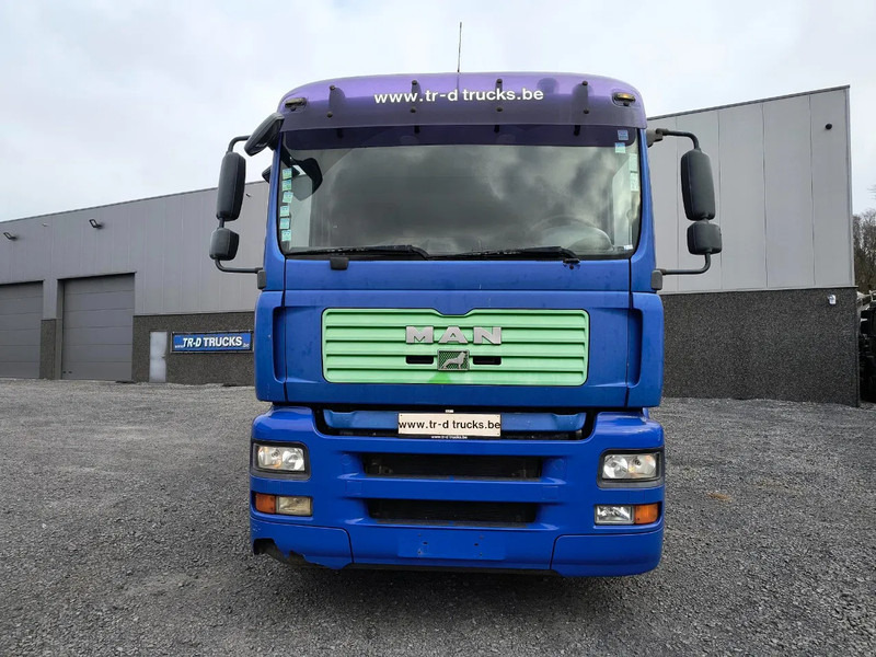 MAN TGA 26.360 INSULATED INOX TANK - 2 COMP - AIRCO - LIFT/STEERING AXLE - Грузовик-цистерна: фото 2 MAN TGA 26.360 INSULATED INOX TANK - 2 COMP - AIRCO - LIFT/STEERING AXLE - Грузовик-цистерна: фото 2