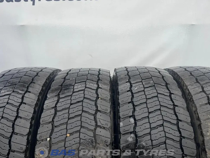 Michelin Remix Michelin Remix 295/60R22.5 X Multi D 150/147 M+S 3PMSF gebruikte set - Шина для Грузовиков: фото 2 Michelin Remix Michelin Remix 295/60R22.5 X Multi D 150/147 M+S 3PMSF gebruikte set - Шина для Грузовиков: фото 2