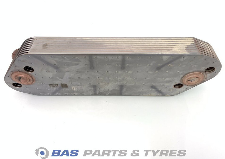 Volvo Oliekoeler Volvo 21370430 - Масляный радиатор для Грузовиков: фото 1 Volvo Oliekoeler Volvo 21370430 - Масляный радиатор для Грузовиков: фото 1