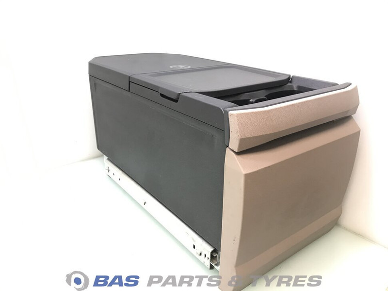 DAF XG Koelkast DAF 35 Liter 2318729 - Запчасти для Грузовиков: фото 1 DAF XG Koelkast DAF 35 Liter 2318729 - Запчасти для Грузовиков: фото 1