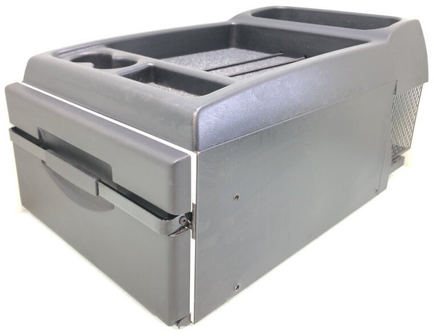 Renault D-Serie Koelkast Renault 35 Liter 7484553932 - Запчасти для Грузовиков: фото 1 Renault D-Serie Koelkast Renault 35 Liter 7484553932 - Запчасти для Грузовиков: фото 1