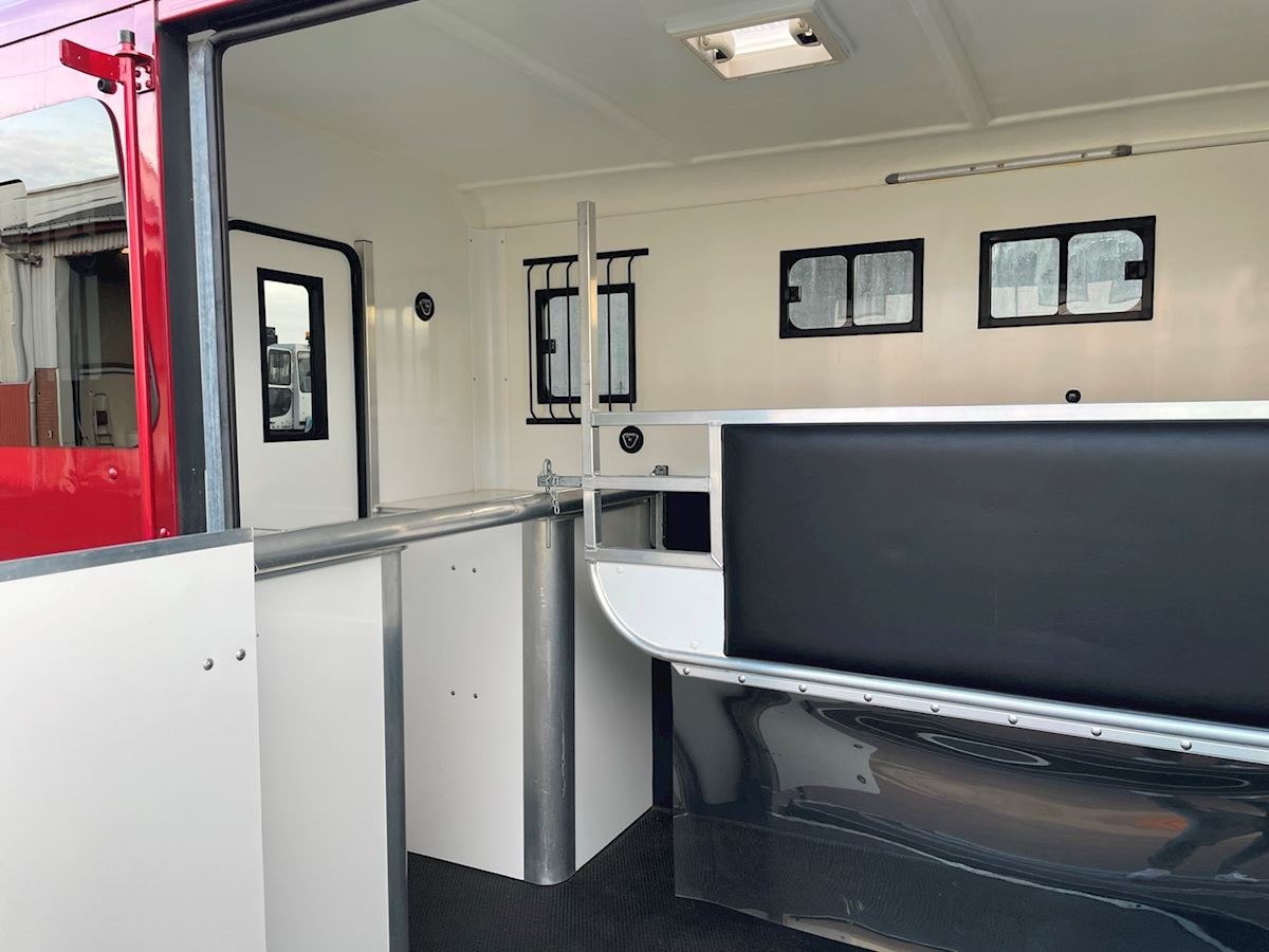 Прицеп-коневоз Equi-Trek Star-Treka: фото 9