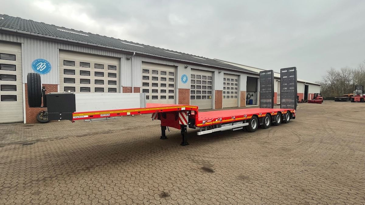 Goldhofer STN-L 4 - Низкорамный полуприцеп: фото 1 Goldhofer STN-L 4 - Низкорамный полуприцеп: фото 1