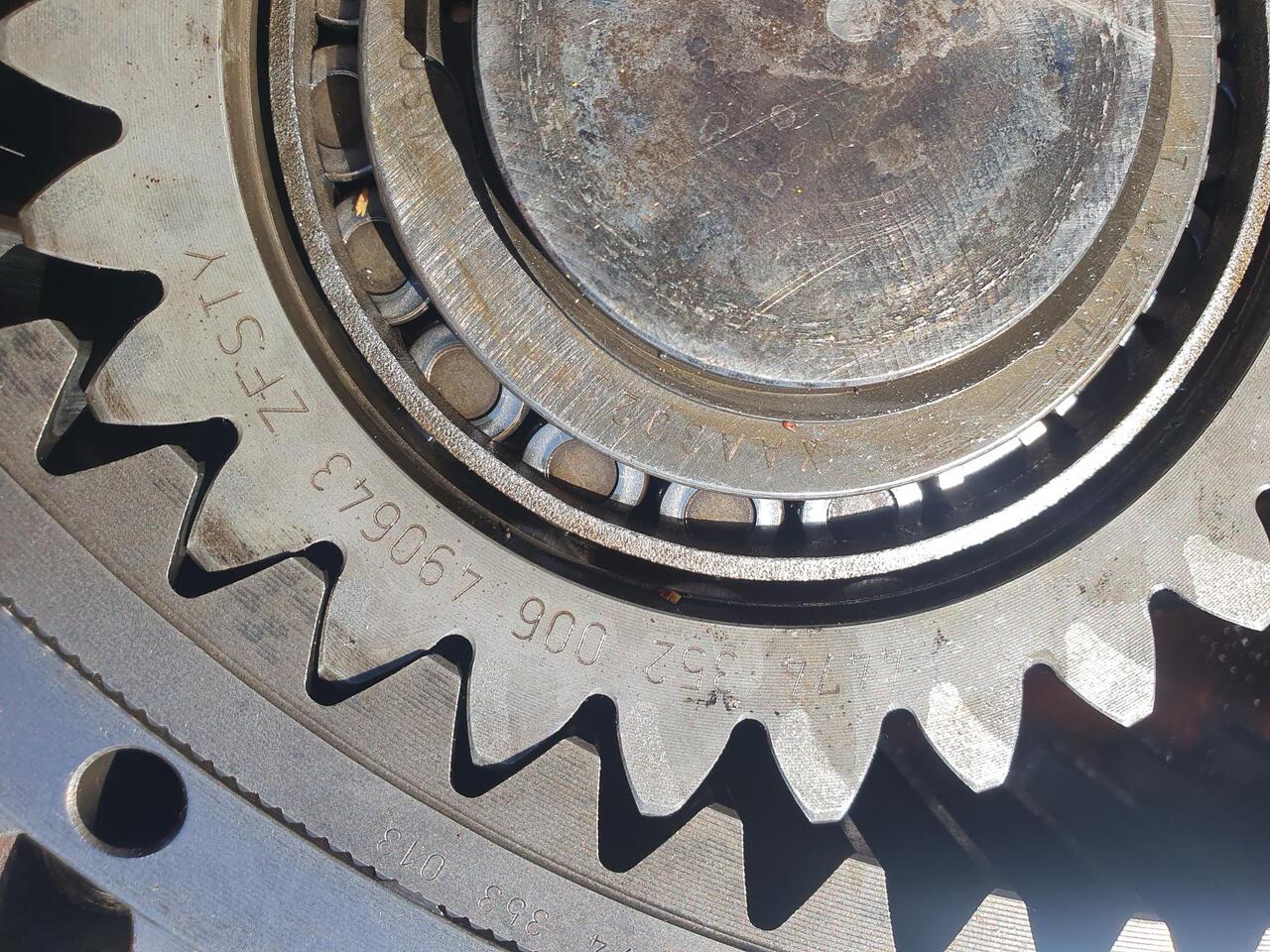 CARDILLA DELANTERA LIEBHERR L554-556 - Трансмиссия для Строительной техники: фото 4 CARDILLA DELANTERA LIEBHERR L554-556 - Трансмиссия для Строительной техники: фото 4