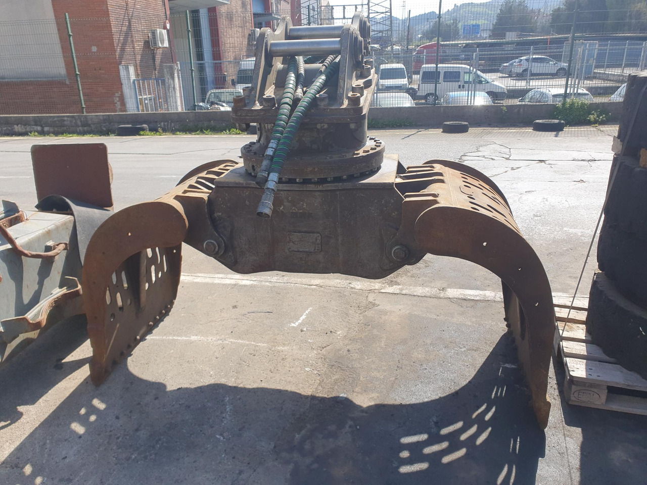 PINZA ESCOLLERA LIEBHERR - Грейфер для Строительной техники: фото 1 PINZA ESCOLLERA LIEBHERR - Грейфер для Строительной техники: фото 1