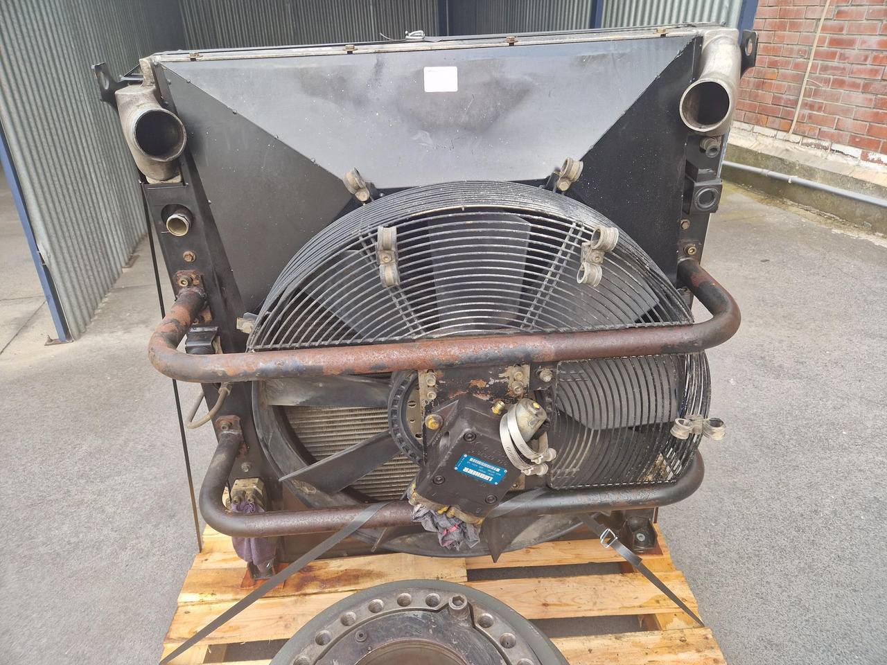 RADIADOR LIEBHERR R914B - Радиатор для Строительной техники: фото 1 RADIADOR LIEBHERR R914B - Радиатор для Строительной техники: фото 1