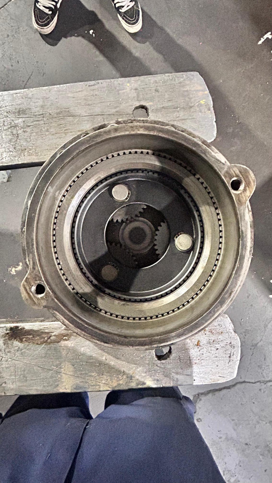 REDUCTOR GIRO SAT 225-220 - Поворотный редуктор для Строительной техники: фото 2 REDUCTOR GIRO SAT 225-220 - Поворотный редуктор для Строительной техники: фото 2