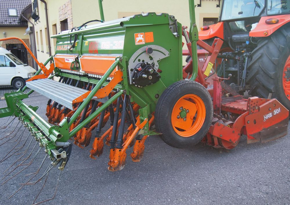 Agregat uprawowo-siewny Amazone HRB 301 I D9-30 2005 Agregat uprawowo siewny KUHN AMAZONE szerokość robocza 3m - Посевной комплекс: фото 3 Agregat uprawowo-siewny Amazone HRB 301 I D9-30 2005 Agregat uprawowo siewny KUHN AMAZONE szerokość robocza 3m - Посевной комплекс: фото 3