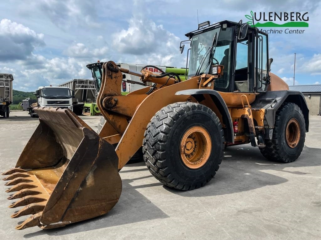 Case 821 E - Колёсный погрузчик: фото 2 Case 821 E - Колёсный погрузчик: фото 2