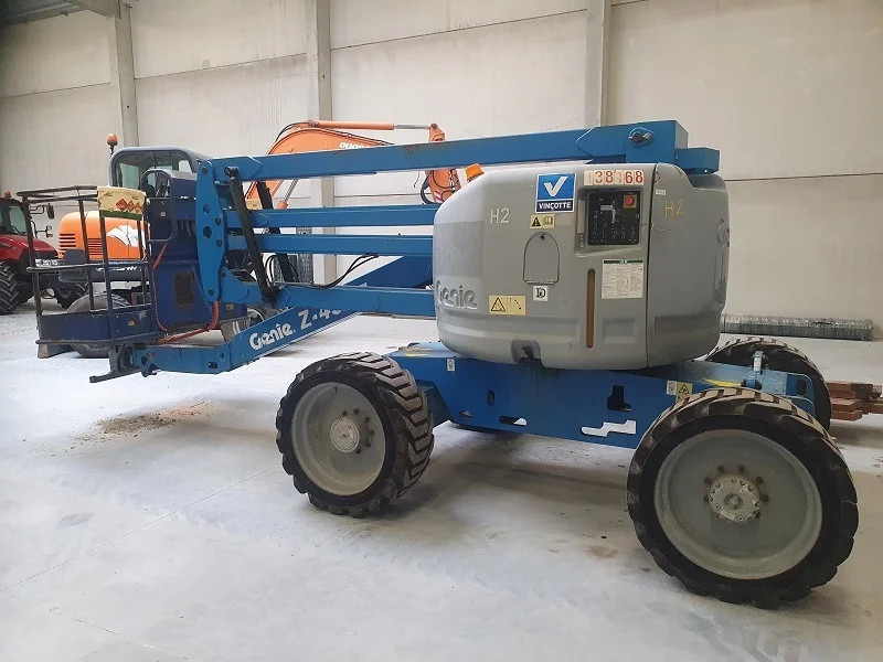 Genie Z45/25 - Коленчатый подъемник: фото 3 Genie Z45/25 - Коленчатый подъемник: фото 3