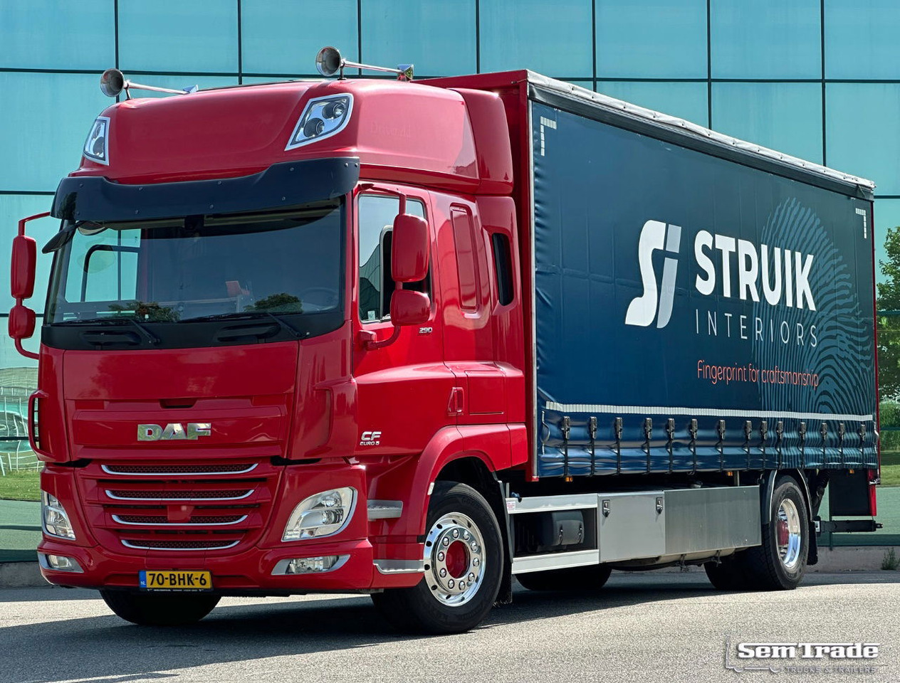 DAF CF 290 FA Space CAB Hardhouten Vloer 2500 KG Klep Nieuw Staat - Грузовик с закрытым кузовом: фото 1 DAF CF 290 FA Space CAB Hardhouten Vloer 2500 KG Klep Nieuw Staat - Грузовик с закрытым кузовом: фото 1