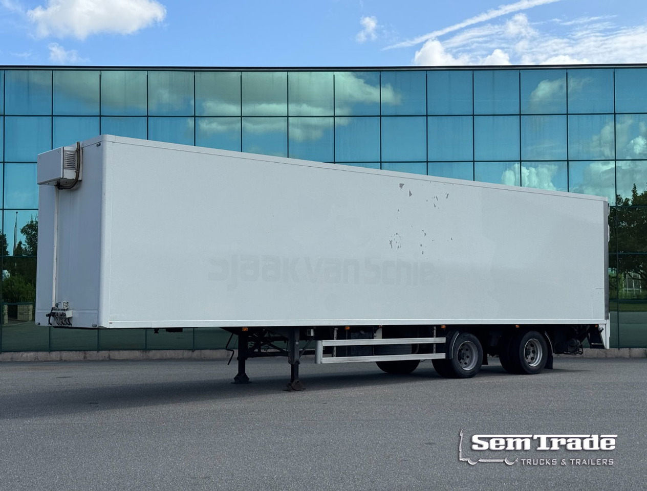 HTF 2-AS Heiwo 1240 x 250 x 272 CM Inwendig Stuuras Laadklep APK TOT 07-2026 - Полуприцеп-фургон: фото 1 HTF 2-AS Heiwo 1240 x 250 x 272 CM Inwendig Stuuras Laadklep APK TOT 07-2026 - Полуприцеп-фургон: фото 1