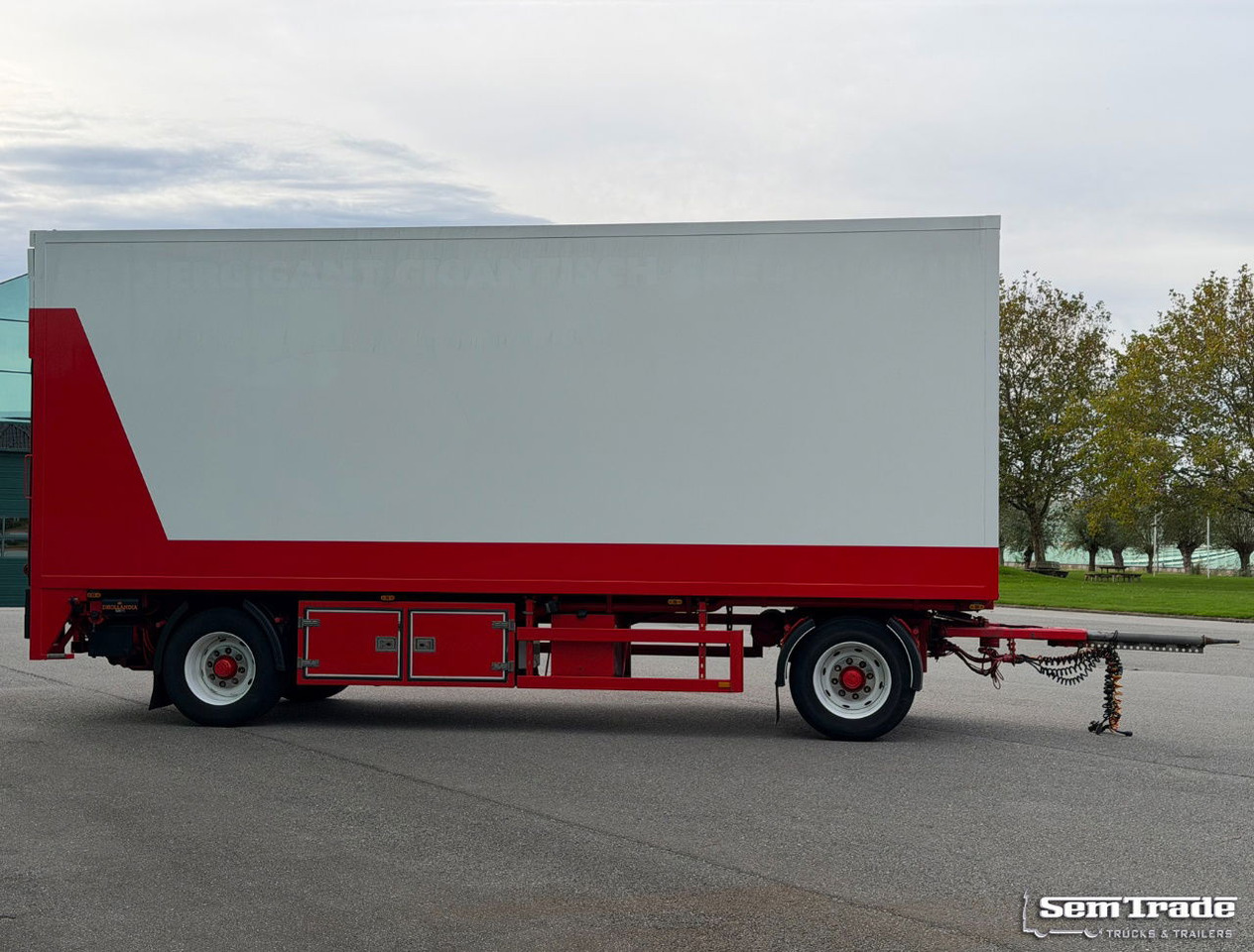 Heiwo Chassis + Isolated BOX 770x250x270 Inside Tail Lift Super Condition - Прицеп-фургон: фото 5 Heiwo Chassis + Isolated BOX 770x250x270 Inside Tail Lift Super Condition - Прицеп-фургон: фото 5