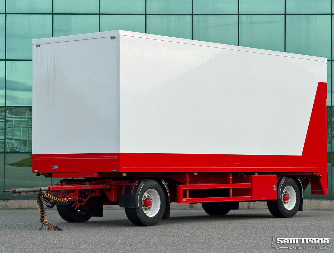 Heiwo Chassis + Isolated BOX 770x250x270 Inside Tail Lift Super Condition - Прицеп-фургон: фото 1 Heiwo Chassis + Isolated BOX 770x250x270 Inside Tail Lift Super Condition - Прицеп-фургон: фото 1