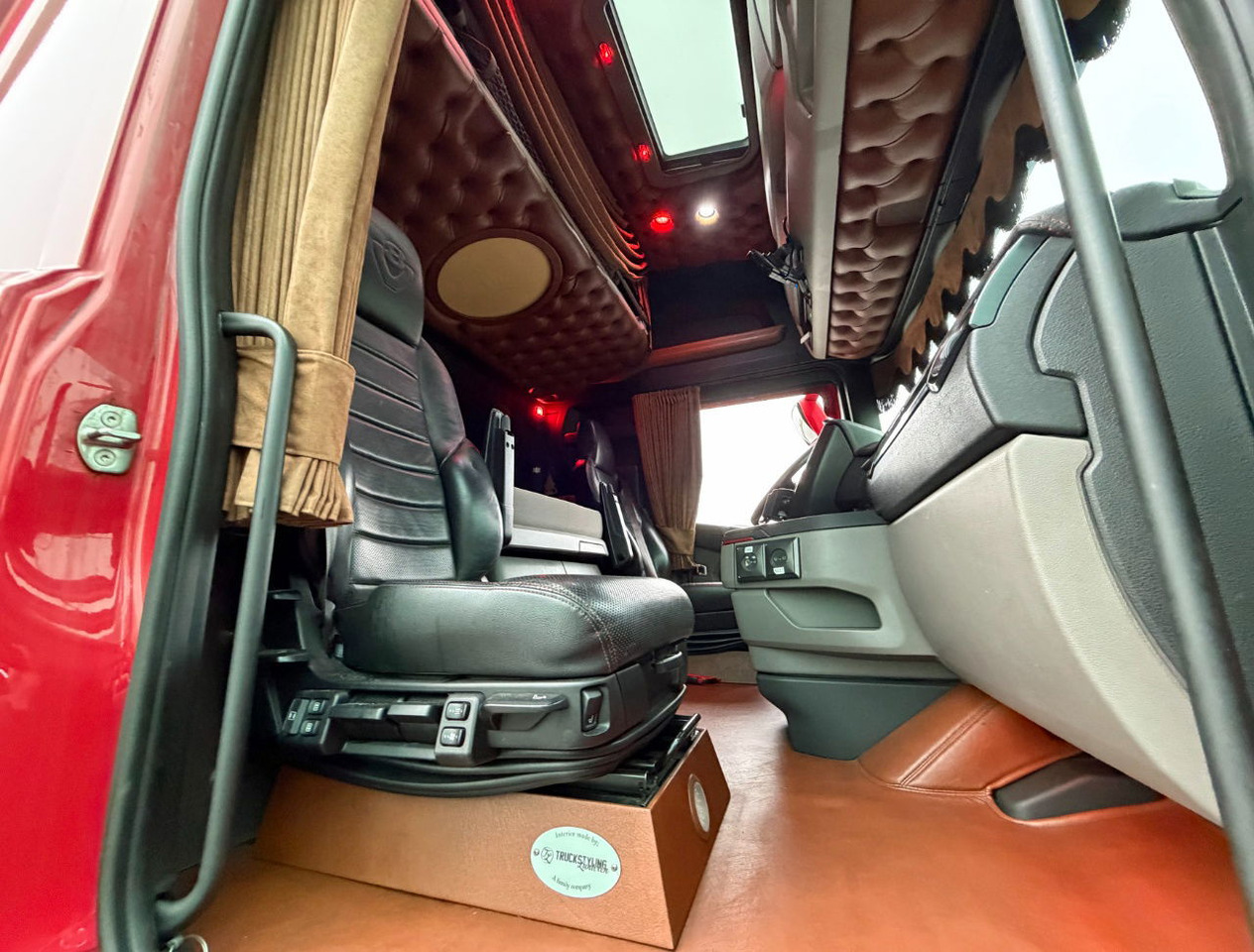 Рефрижератор Scania S520 V8 NGS King Full AIR Retarder Luchtenberg BOX TRS Cooling Tail Lift Holland-Truck: фото 15 Рефрижератор Scania S520 V8 NGS King Full AIR Retarder Luchtenberg BOX TRS Cooling Tail Lift Holland-Truck: фото 15