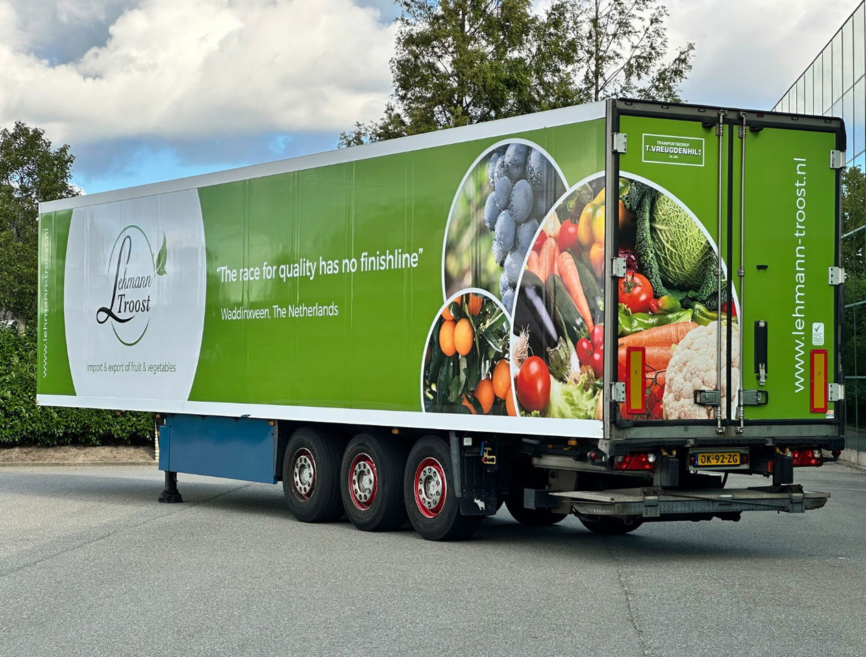 Schmitz Cargobull SKO 24 Thermo King SLX 200 Only 3645 Engine Hours 2X Lift Axle Flowerwide 270 CM High Inside Tail Lift NL-Trailer - Полуприцеп-рефрижератор: фото 3 Schmitz Cargobull SKO 24 Thermo King SLX 200 Only 3645 Engine Hours 2X Lift Axle Flowerwide 270 CM High Inside Tail Lift NL-Trailer - Полуприцеп-рефрижератор: фото 3