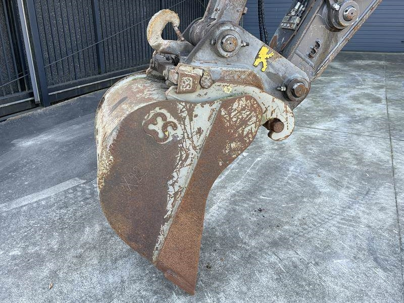 Гусеничный экскаватор Volvo ECR 235 DL: фото 9 Гусеничный экскаватор Volvo ECR 235 DL: фото 9