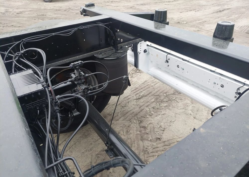 Прицеп-контейнеровоз/ Сменный кузов Krone: фото 12 Прицеп-контейнеровоз/ Сменный кузов Krone: фото 12