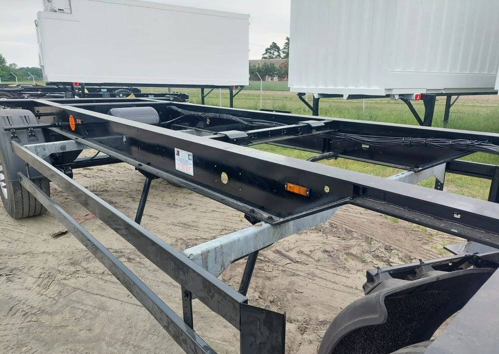 Прицеп-контейнеровоз/ Сменный кузов Krone: фото 6 Прицеп-контейнеровоз/ Сменный кузов Krone: фото 6