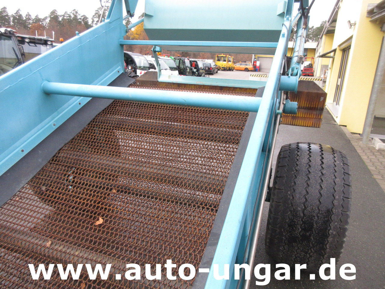 Коммунальная/ Специальная техника Kässbohrer BeachTech STR 2000 Cribleuse de Plage BeachCleaner Strandreiniger عمال تنظيف الشاطئ: фото 10 Коммунальная/ Специальная техника Kässbohrer BeachTech STR 2000 Cribleuse de Plage BeachCleaner Strandreiniger عمال تنظيف الشاطئ: фото 10