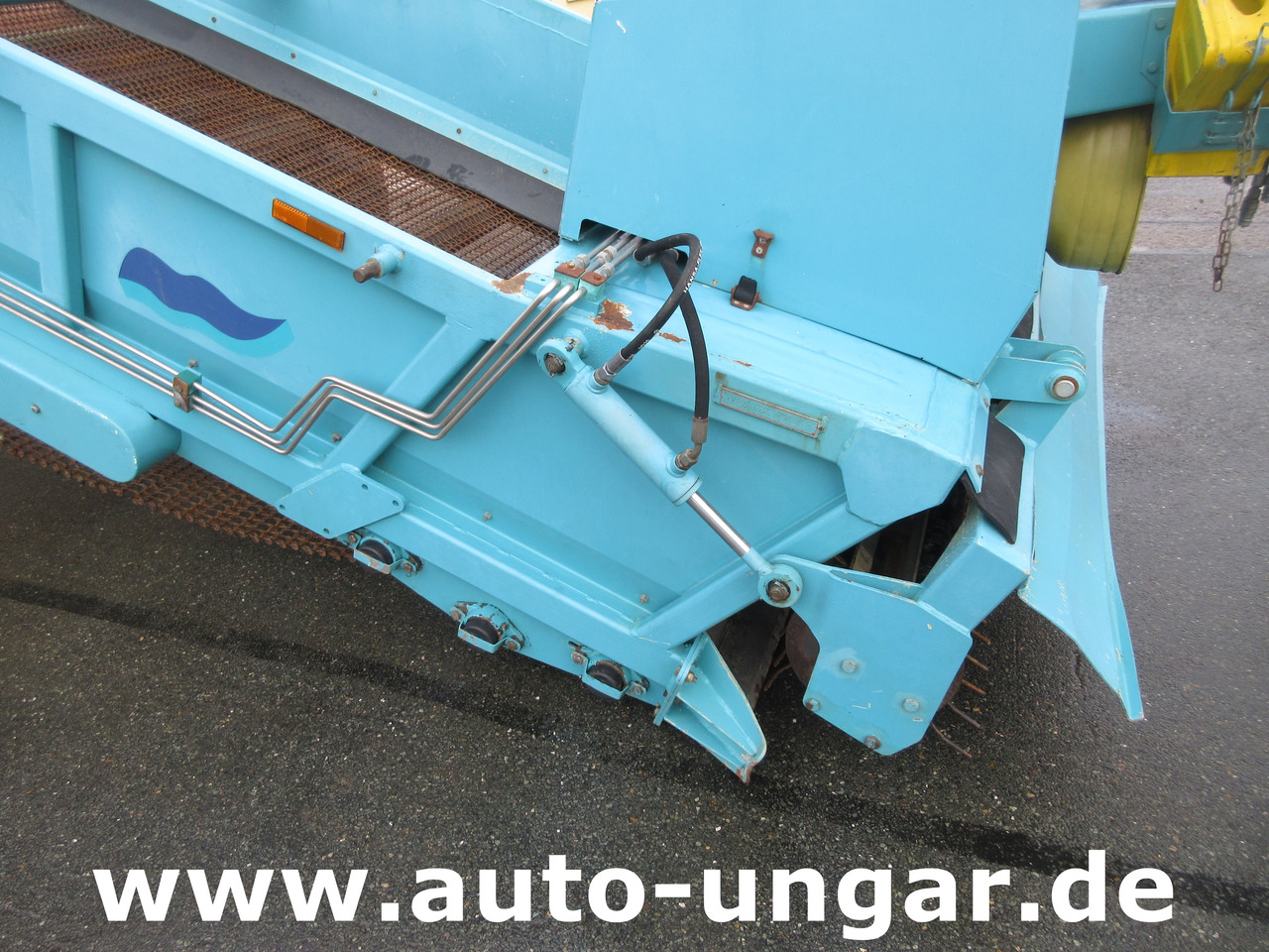 Коммунальная/ Специальная техника Kässbohrer BeachTech STR 2000 Cribleuse de Plage BeachCleaner Strandreiniger عمال تنظيف الشاطئ: фото 17 Коммунальная/ Специальная техника Kässbohrer BeachTech STR 2000 Cribleuse de Plage BeachCleaner Strandreiniger عمال تنظيف الشاطئ: фото 17