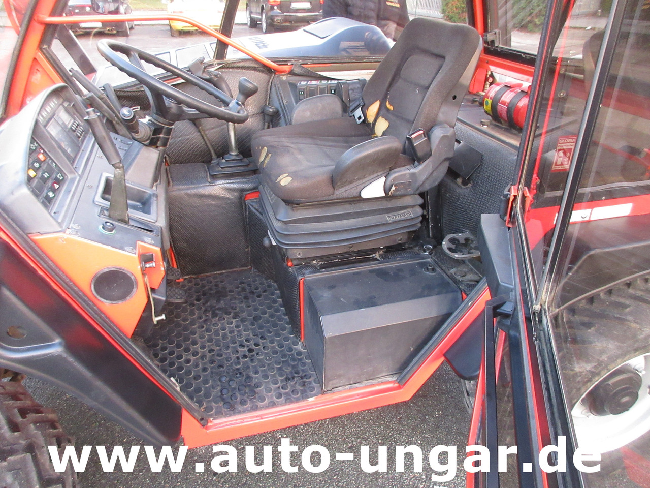 Трактор Reform Metrac H7S MOTORSCHADEN Bj. 2004 Front- & Heckzapfwelle Fronthydraulik: фото 15 Трактор Reform Metrac H7S MOTORSCHADEN Bj. 2004 Front- & Heckzapfwelle Fronthydraulik: фото 15
