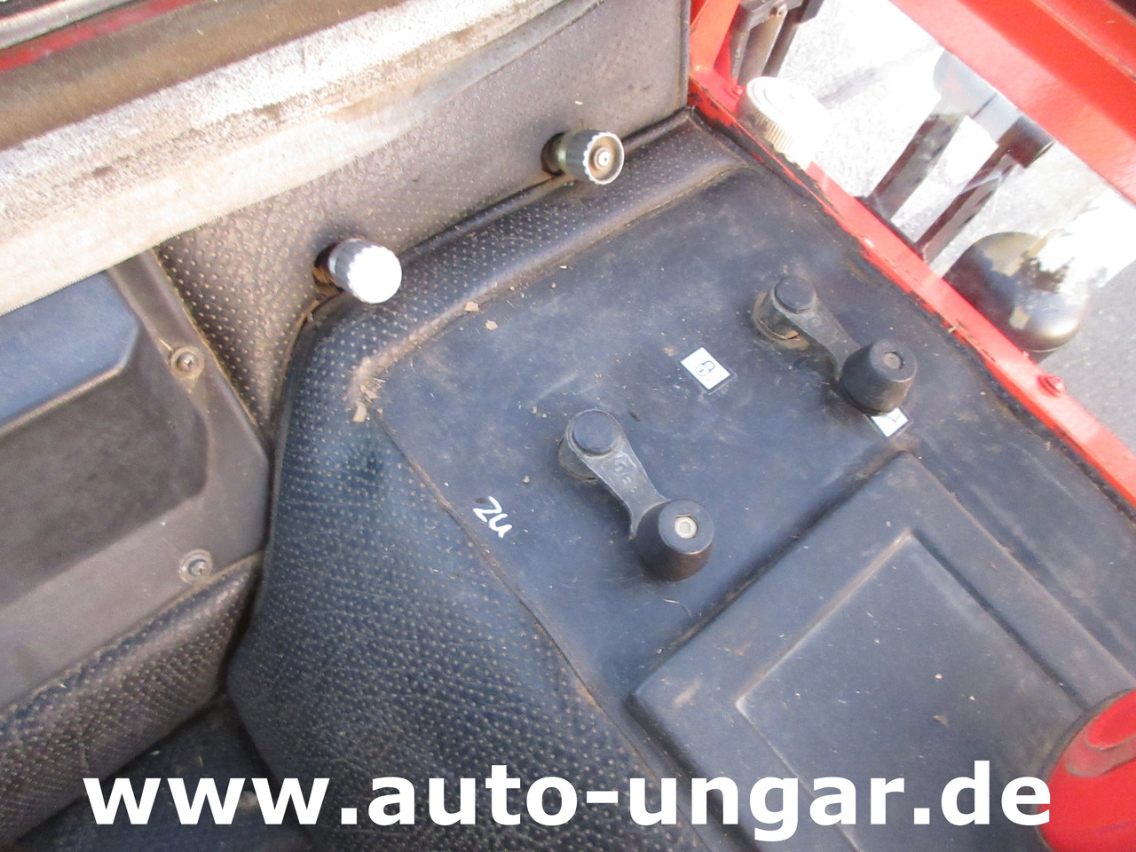 Трактор Reform Metrac H7S MOTORSCHADEN Bj. 2004 Front- & Heckzapfwelle Fronthydraulik: фото 16 Трактор Reform Metrac H7S MOTORSCHADEN Bj. 2004 Front- & Heckzapfwelle Fronthydraulik: фото 16