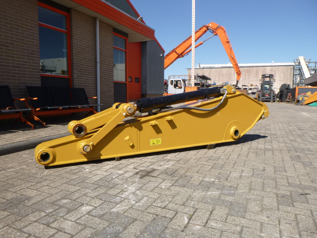 CATERPILLAR 320 GC - Стрела для Экскаваторов: фото 1 CATERPILLAR 320 GC - Стрела для Экскаваторов: фото 1