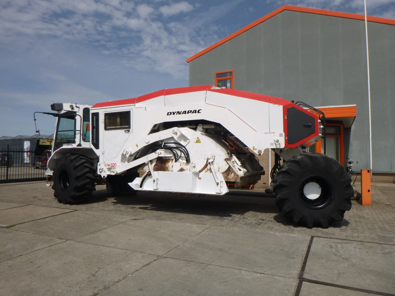 DYNAPAC DS400(RABAUD ROTOSTAB 525) - Стабилизатор грунта: фото 1 DYNAPAC DS400(RABAUD ROTOSTAB 525) - Стабилизатор грунта: фото 1