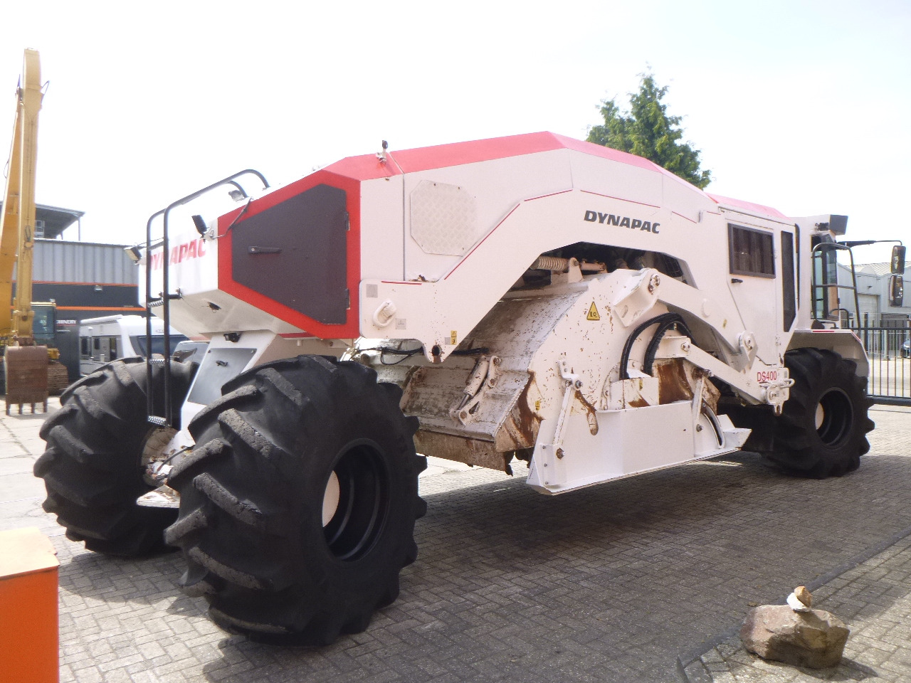 DYNAPAC DS400(RABAUD ROTOSTAB 525) в лизинг DYNAPAC DS400(RABAUD ROTOSTAB 525): фото 8 DYNAPAC DS400(RABAUD ROTOSTAB 525) в лизинг DYNAPAC DS400(RABAUD ROTOSTAB 525): фото 8