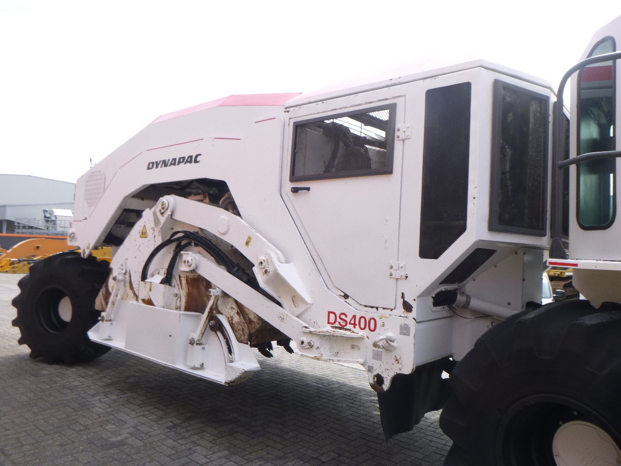 DYNAPAC DS400(RABAUD ROTOSTAB 525) в лизинг DYNAPAC DS400(RABAUD ROTOSTAB 525): фото 21 DYNAPAC DS400(RABAUD ROTOSTAB 525) в лизинг DYNAPAC DS400(RABAUD ROTOSTAB 525): фото 21