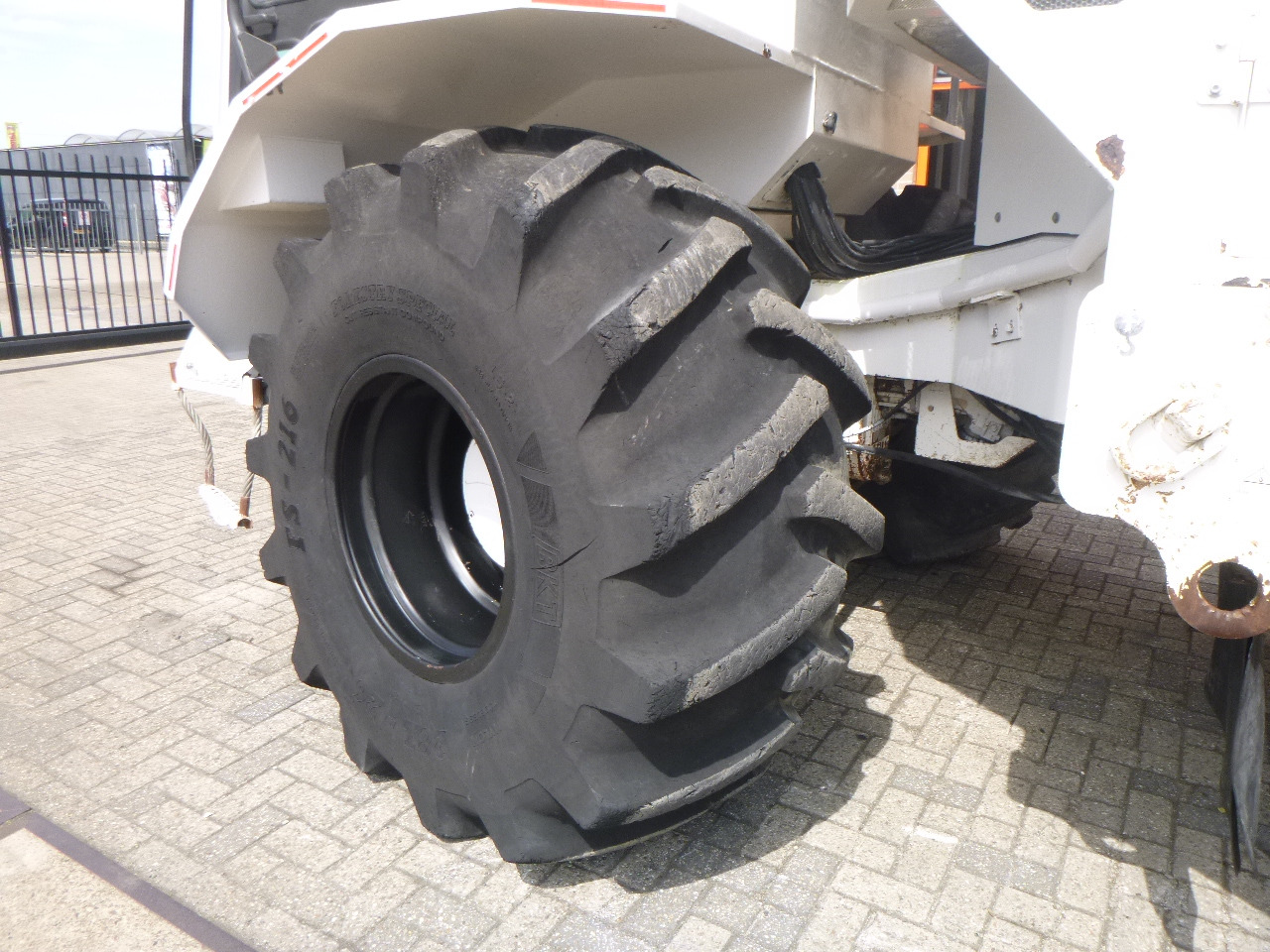 DYNAPAC DS400(RABAUD ROTOSTAB 525) в лизинг DYNAPAC DS400(RABAUD ROTOSTAB 525): фото 18 DYNAPAC DS400(RABAUD ROTOSTAB 525) в лизинг DYNAPAC DS400(RABAUD ROTOSTAB 525): фото 18