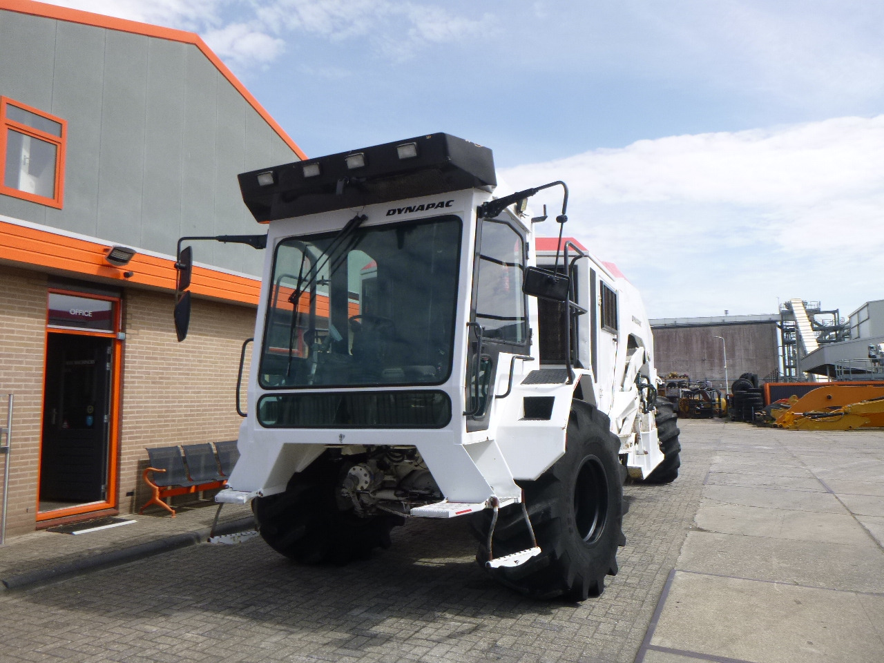 DYNAPAC DS400(RABAUD ROTOSTAB 525) - Стабилизатор грунта: фото 5 DYNAPAC DS400(RABAUD ROTOSTAB 525) - Стабилизатор грунта: фото 5