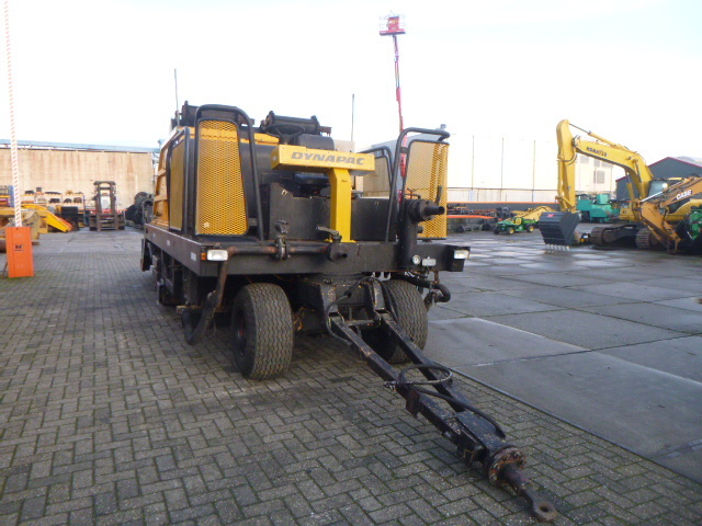 DYNAPAC HR21 Chip Spreader - Асфальтоукладочная техника: фото 5 DYNAPAC HR21 Chip Spreader - Асфальтоукладочная техника: фото 5