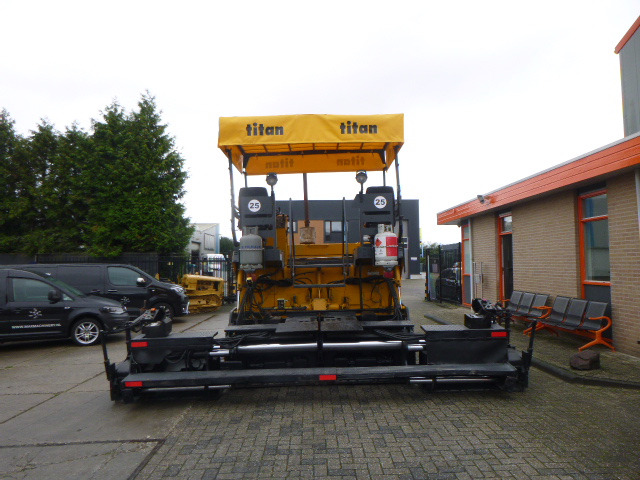 INGERSOLL RAND ABG TITAN 473 - Асфальтоукладчик: фото 3 INGERSOLL RAND ABG TITAN 473 - Асфальтоукладчик: фото 3