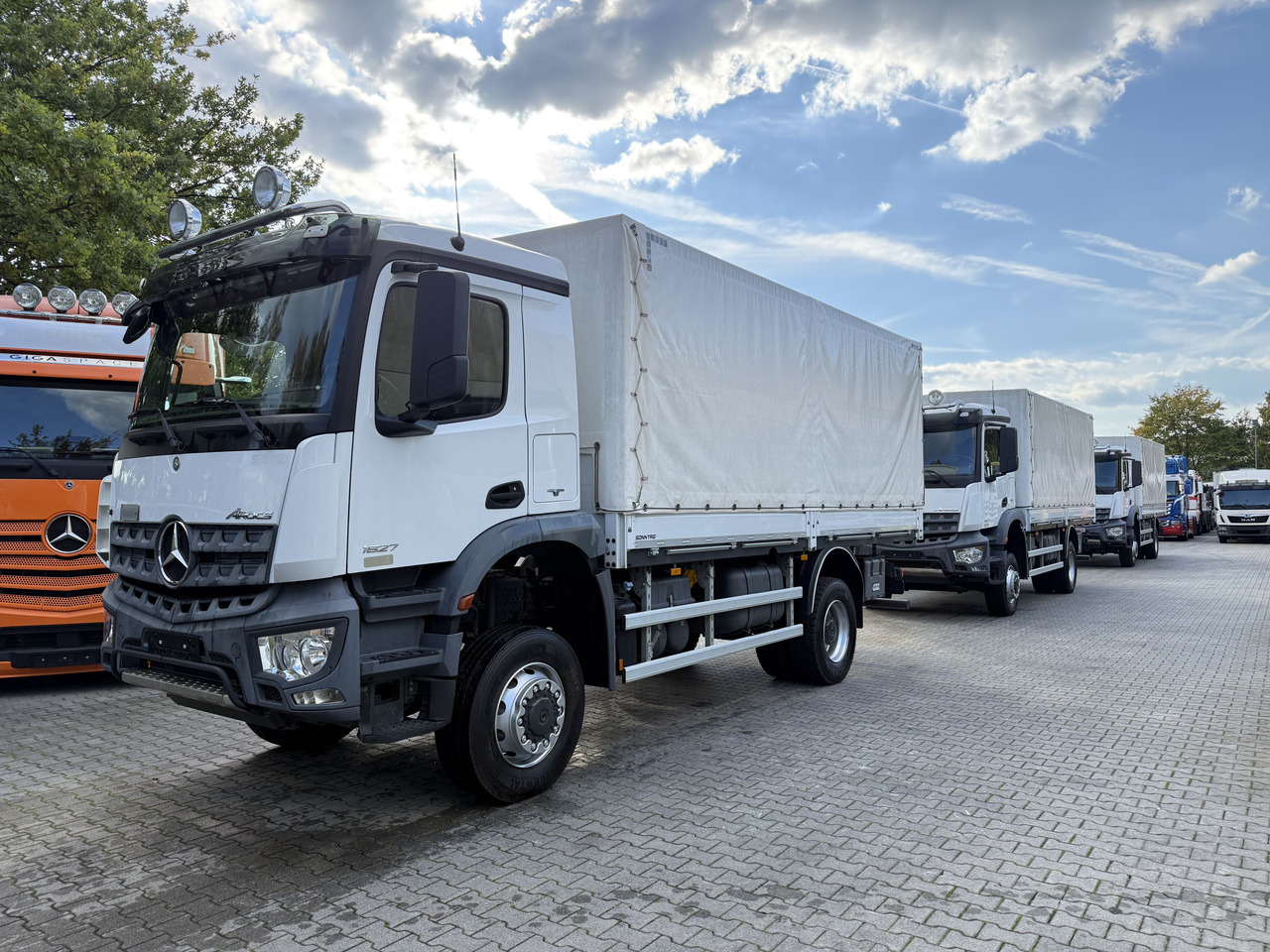 Mercedes-Benz Arocs 1827 AK 4X4 Ex- - Тентованный грузовик: фото 1 Mercedes-Benz Arocs 1827 AK 4X4 Ex- - Тентованный грузовик: фото 1