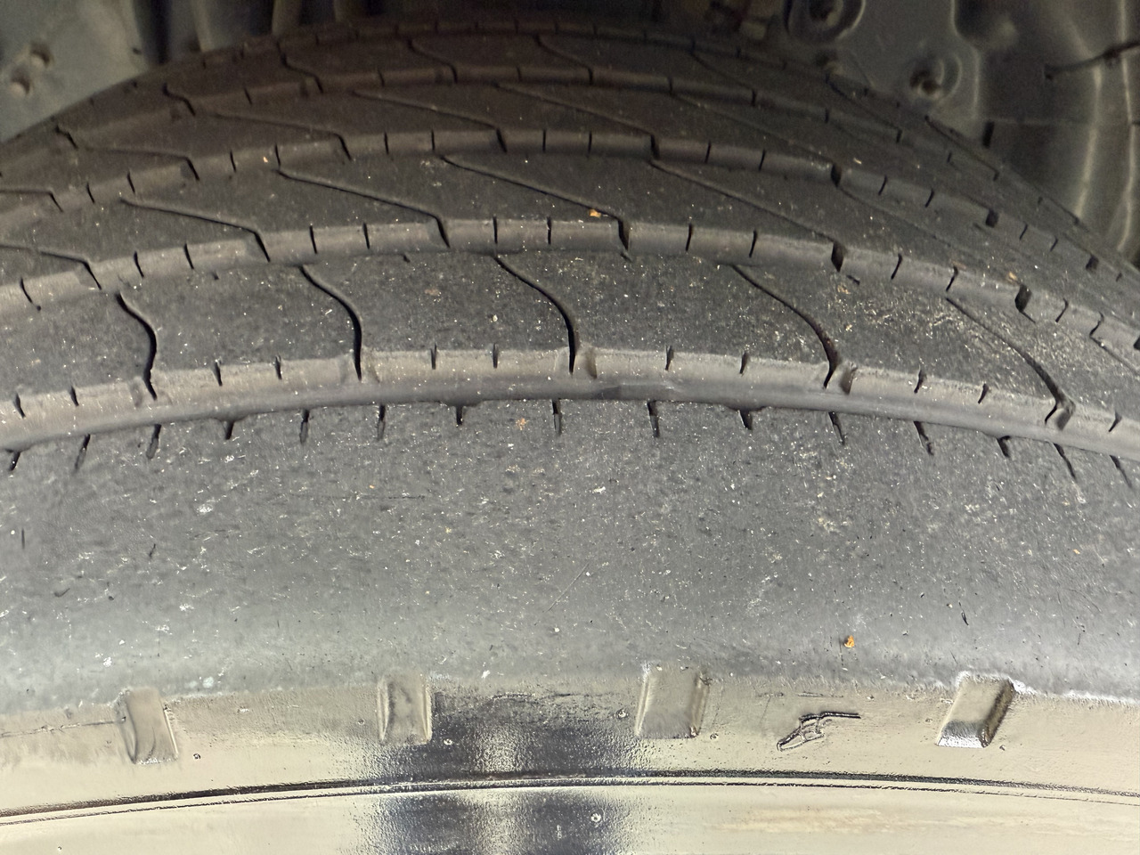 Scania P410 4X2 Palfinger PK 13001 - Грузовик бортовой/ Платформа, Автоманипулятор: фото 2 Scania P410 4X2 Palfinger PK 13001 - Грузовик бортовой/ Платформа, Автоманипулятор: фото 2