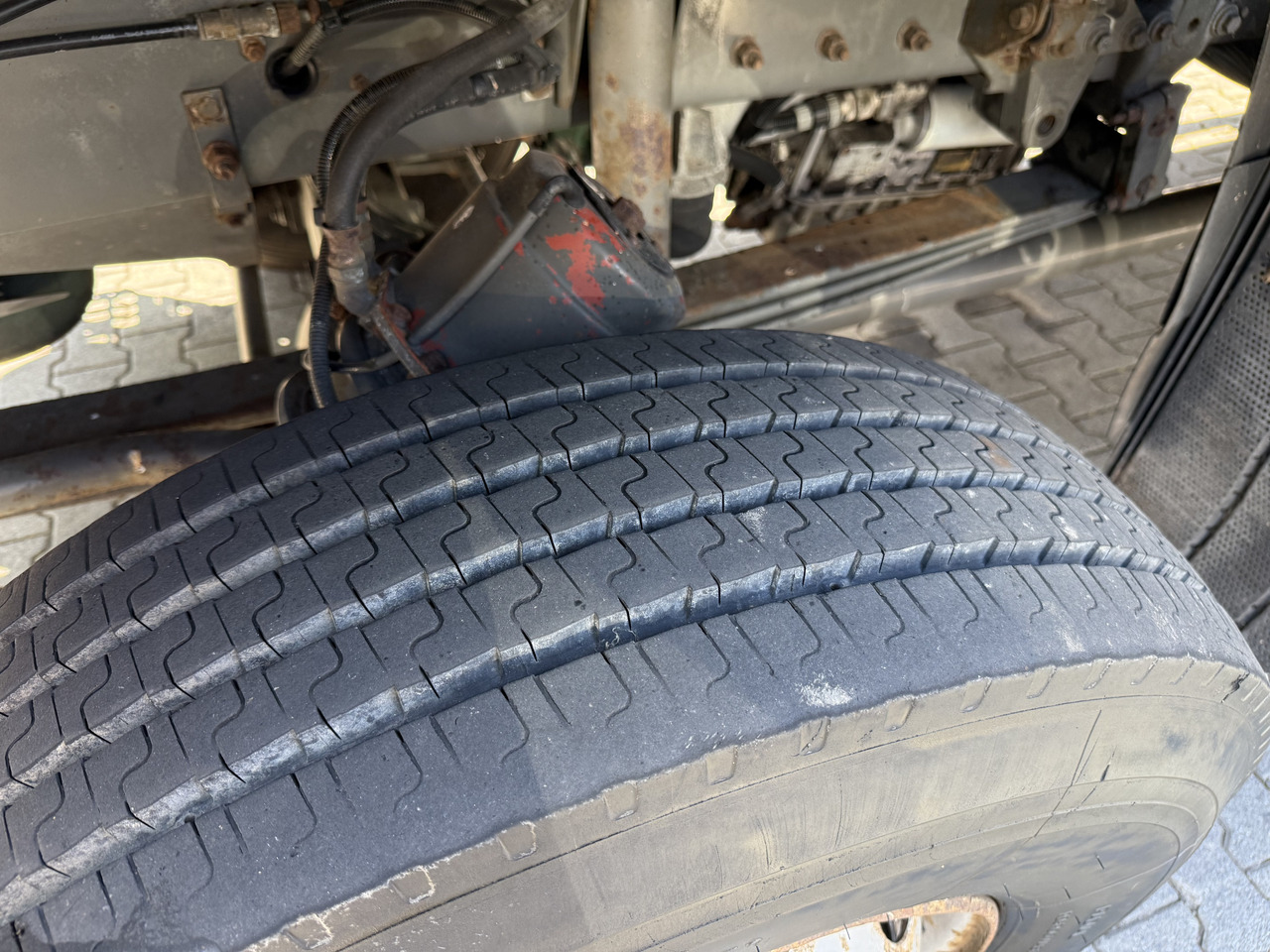 Volvo FM12 420 4X4 Kran MKG 300 bis 24 Meter - Грузовик бортовой/ Платформа, Автоманипулятор: фото 5 Volvo FM12 420 4X4 Kran MKG 300 bis 24 Meter - Грузовик бортовой/ Платформа, Автоманипулятор: фото 5